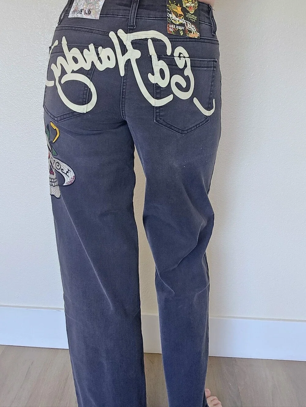 ❤️NWT Ed Hardy Embroidered Wide Leg Jeans - Picture 4 of 10